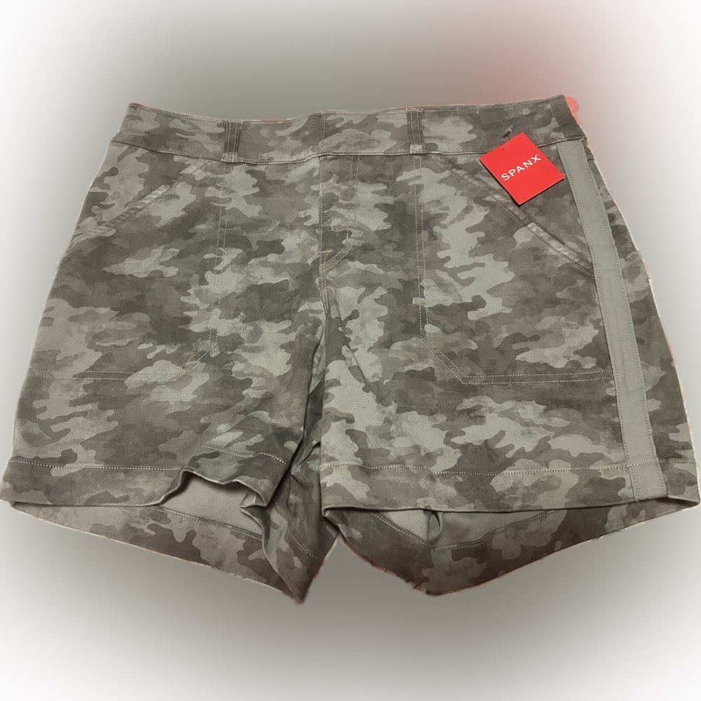 Spanx shorts Medium. Camo. BNWT